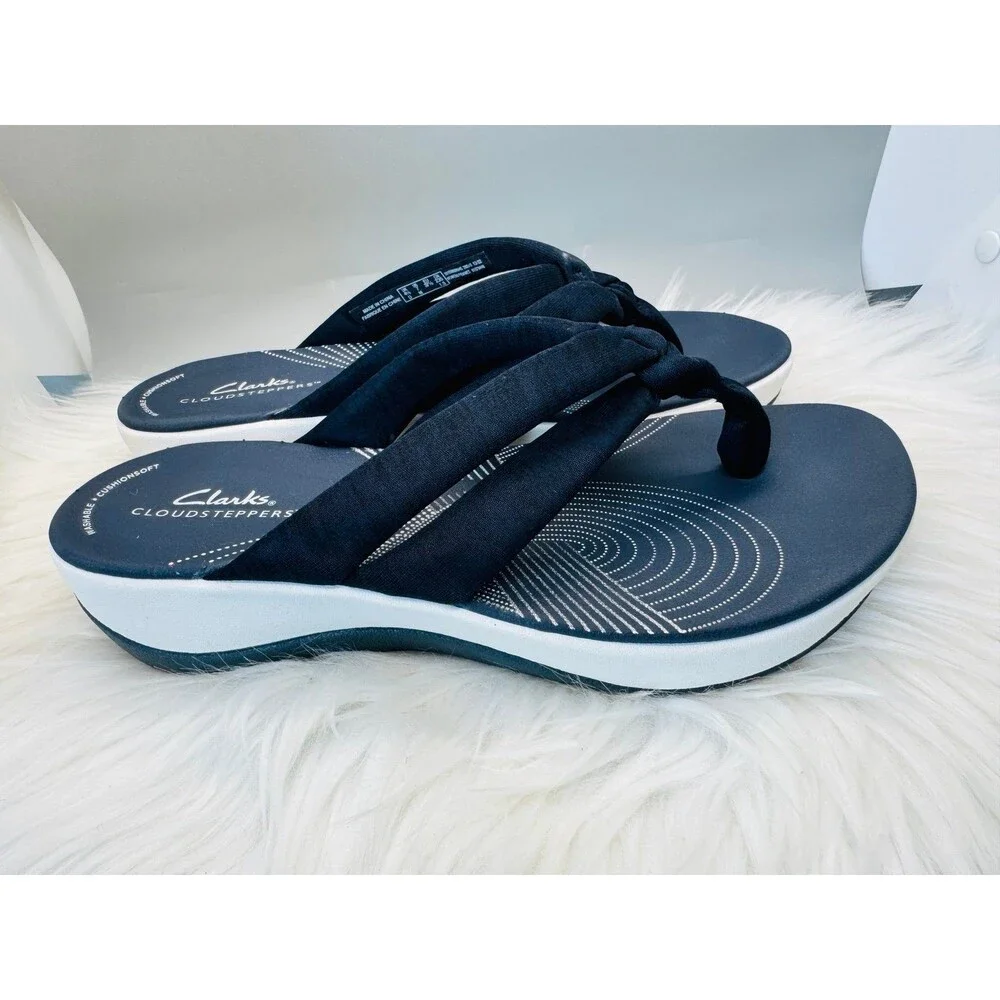 Clarks Arla Glison size 7 Flip Flop Sandals Navy Blue Comfort Sandals worn once